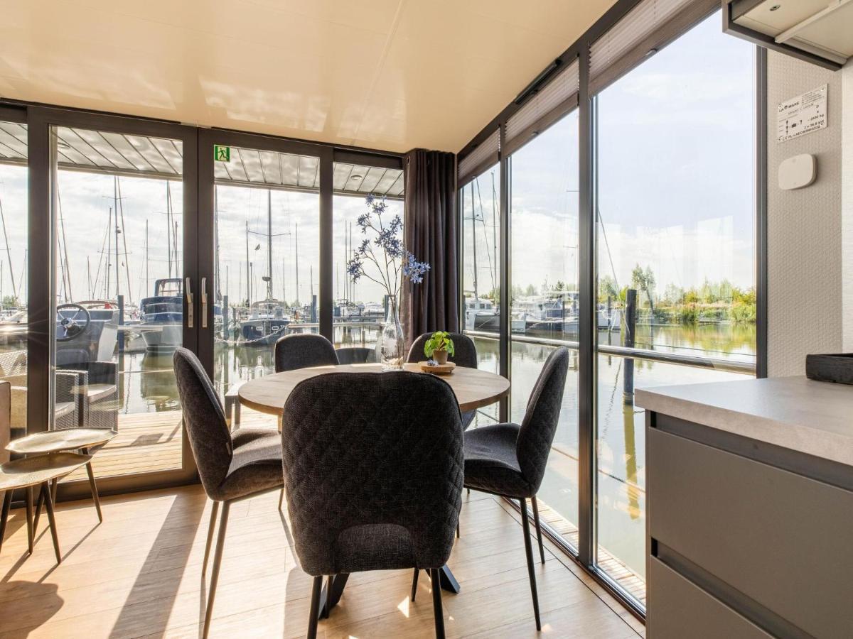 Comfortable Houseboat In Volendam Marina 외부 사진