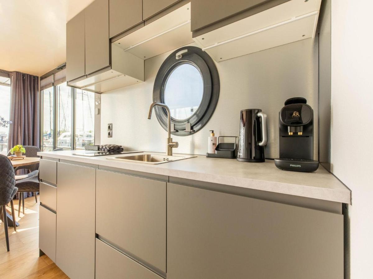 Comfortable Houseboat In Volendam Marina 외부 사진
