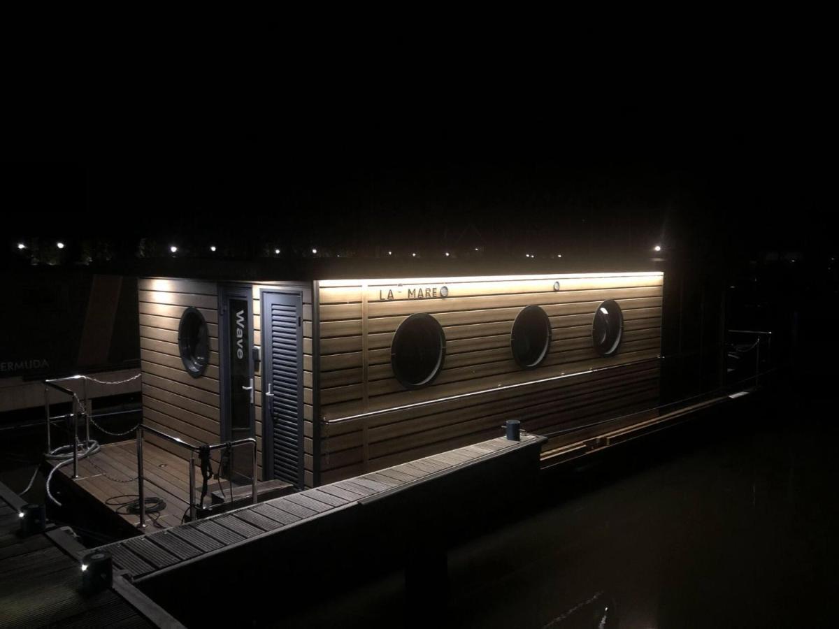 Comfortable Houseboat In Volendam Marina 외부 사진